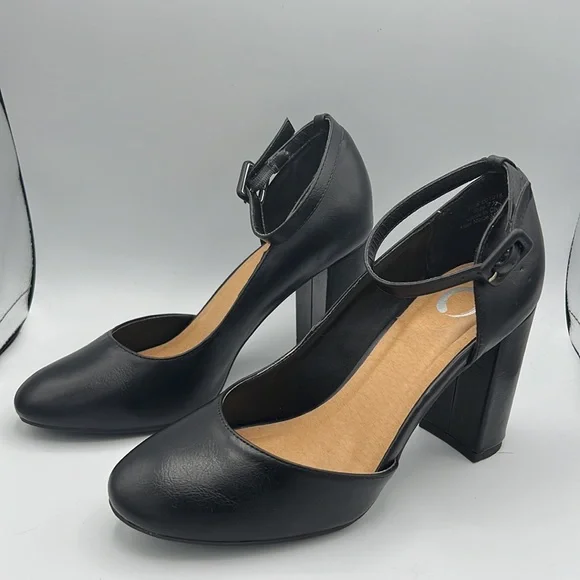 Journee Collection Comfort Foam Raveen Pumps, black, Size 7.5 - Picture 4 of 11